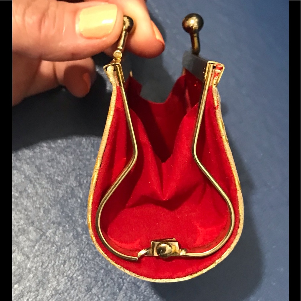 Silk floral kisslock coin purse - Picture 9 of 16